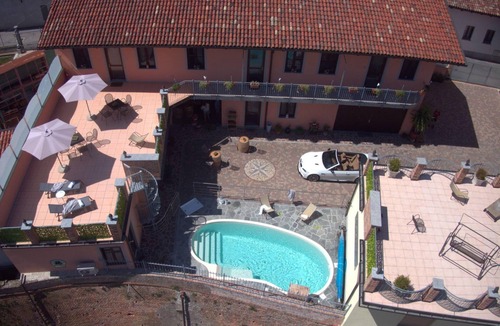 Monticello d'Alba Apartment | flat 'Golden Sands' with swimming pool
