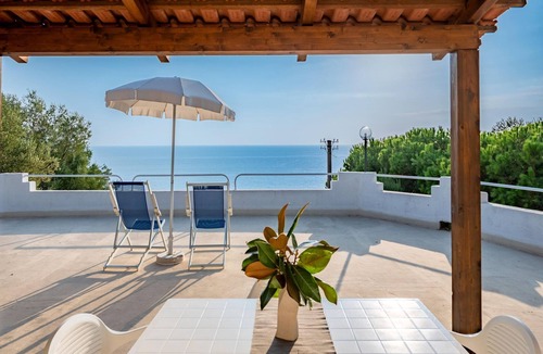Marina Lido Apartment | Flat in Caprioli di Pisciotta with sea view