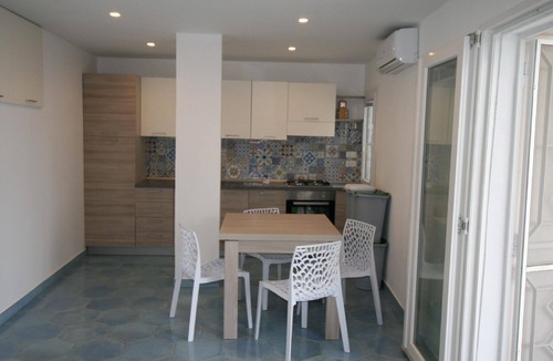 Pizzo House | Flat 'Laura' with water view