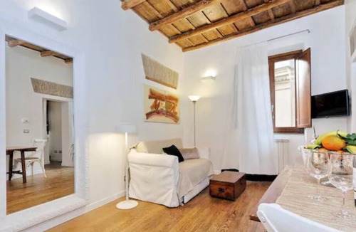 Rione VIII Sant'Eustachio Apartment | Flatinrome Boutique Navona