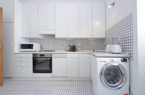Rione XI Sant'Angelo Apartment | Flatinrome Exclusive Historic Ghetto