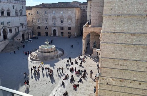 Old Town Apartment | Fontana Maggiore View Suite