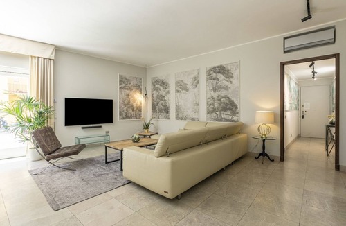 Rione IV Campo Marzio Apartment | FONTANELLA BORGHESE PALACE