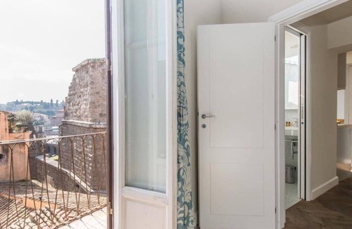 Rome City Centre Apartment | Fori Imperiali Breathtaking View