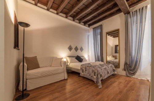 Monti Apartment | Fori Imperiali Elegant Apartment
