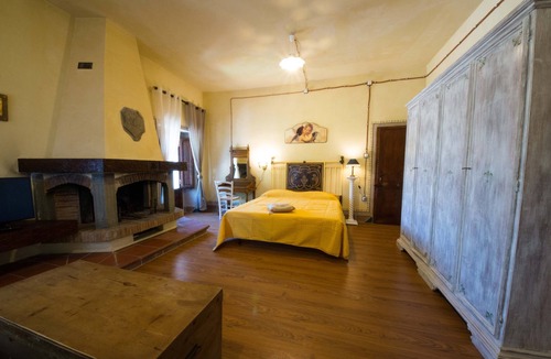 Sansepolcro Apartment | Fortress Apartment (4/6 people)