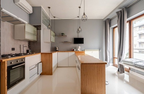 Pescara Apartment | Four Seasons Suite in City Center, 350m from the Sea 3 Suite - View & Balcony