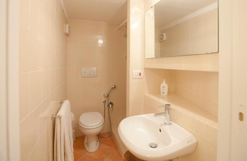 Monti Apartment | Frangipane Loft-Rental in Rome
