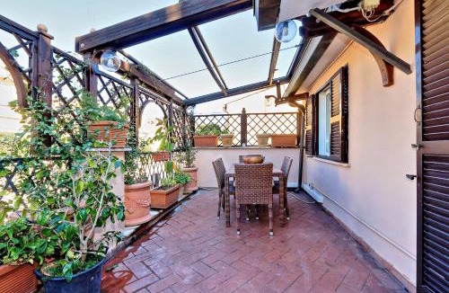 Rione III Colonna Apartment | Frattina Family Romantic Superior Suite