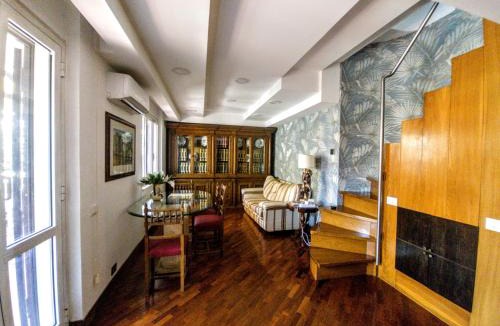 Rione III Colonna Apartment | Frattina Family Romantic Superior Suite