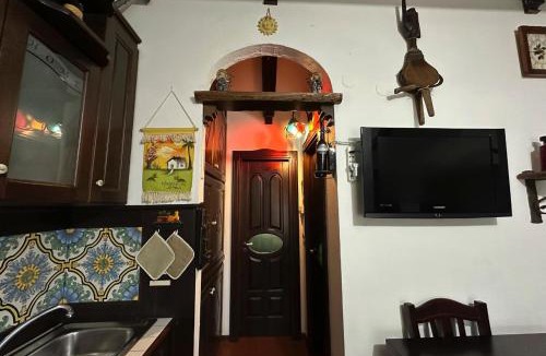 Castel di Sangro Apartment | FREE PARKING - La Bianca Neve Cottage