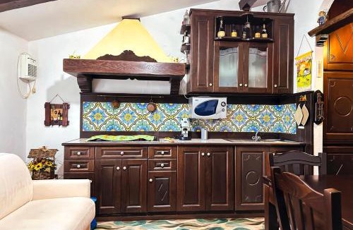 Castel di Sangro Apartment | FREE PARKING - La Bianca Neve Cottage