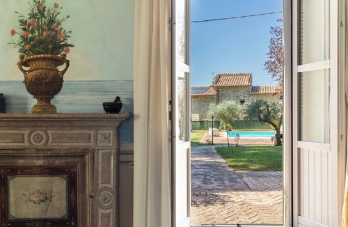 Colle Villa | Frescoed 19-century Villa. Family gatherings. Air conditioning