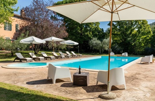 Colle Villa | Frescoed 19-century Villa. Family gatherings. Air conditioning