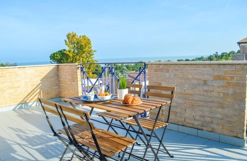 Foggetta Apartment | G.Bay C25 - Second floor apartment with balcony and hill view