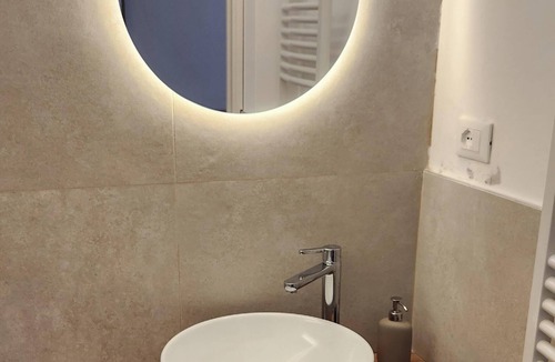 San Donato Apartment | Gaia Suites 10 minutes from downtown with private parking