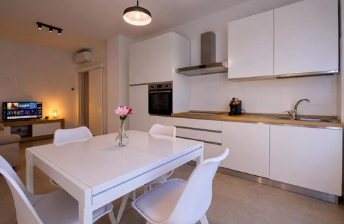 Vasto Apartment | Garden Lounge