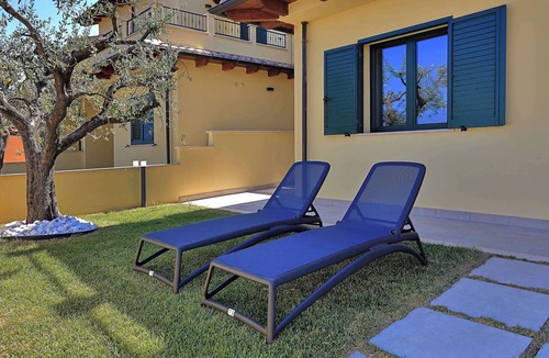 Colonnella Apartment | Garden View apartment by Parco Valle Della Civita
