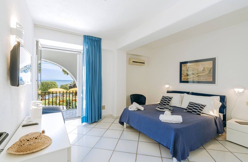Ischia Porto Apartment | Gardenia Mare Apartments | 2BR Seafront & Panoramic Beachfront Suite