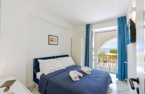 Ischia Porto Apartment | Gardenia Mare Apartments | 2BR Seafront & Panoramic Beachfront Suite