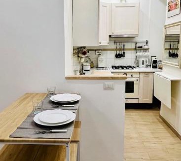 Roman Ghetto Apartment | GDR Apartment - City Center