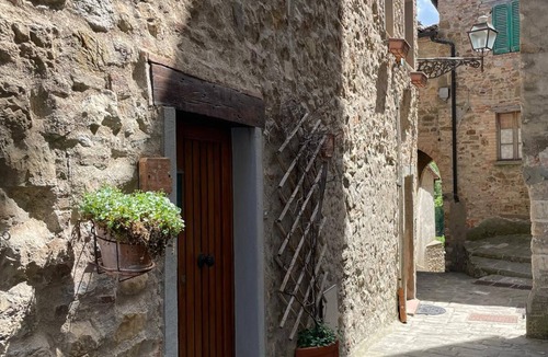 Castelnuovo di Val di Cecina House | Gemütliches Haus im Historischen Ortskern mit Garten und Panoramablick