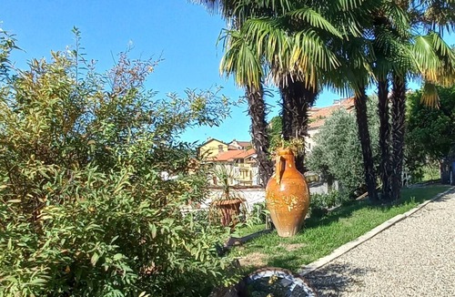 Moncestino Villa | Gelsomino - Romantic Apartment with a Pool in a Historic Villa in Monferrato