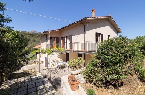 Naregno Apartment | Genoa, Comfortable Apartment 400meters from the Sea