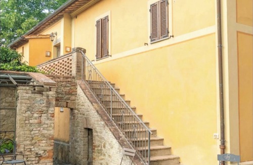 Bagnaia Cottage | Geraneo 1 - comfortable apartment on the second floor