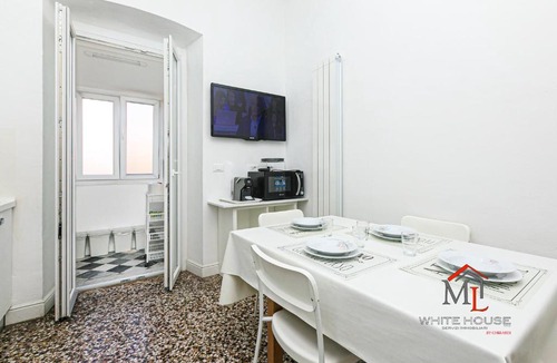 Sestri Ponente Apartment | Giglio house by ML WHITE HOUSE