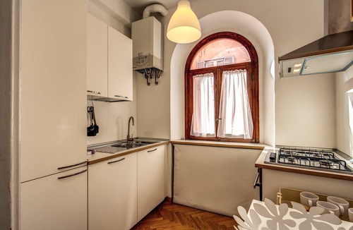 Rione VII Regola Apartment | Giulia 2BDR