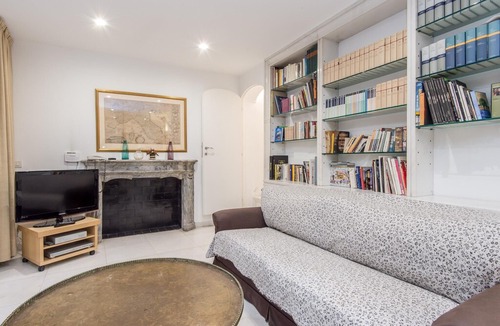 Rione VII Regola Apartment | Giulia Penthouse Apartment