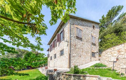 Campello sul Clitunno Apartment | Gorgeous Apartment In Loc Fontanelle With Wifi
