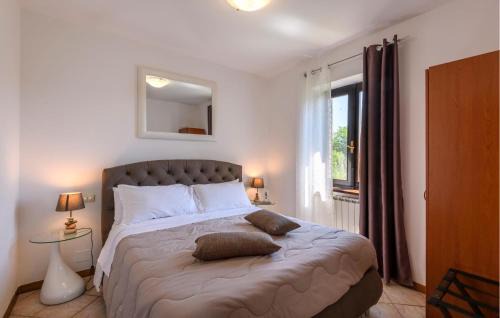 Montemonaco Apartment | Gorgeous Apartment In Montemonaco
