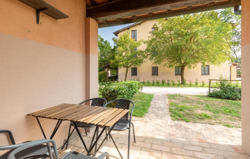 Montone Apartment | Gorgeous Apartment In Montone