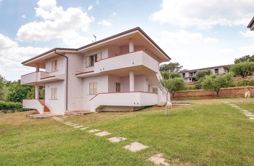 Ricadi Apartment | Gorgeous apartment in Ricadi with outdoor swimming pool