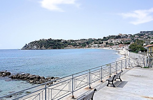 Santa Maria Apartment | Gorgeous apartment in Ricadi with WiFi
