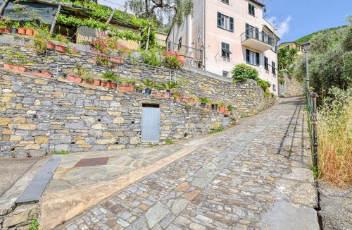 Semorile Apartment | Gorgeous apartment in Zoagli with WiFi