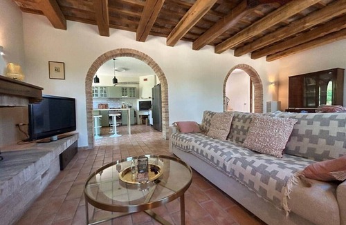 Ponzano di Fermo Villa | Gorgeous country Villa with pool. Great views, close to beaches, total privacy!