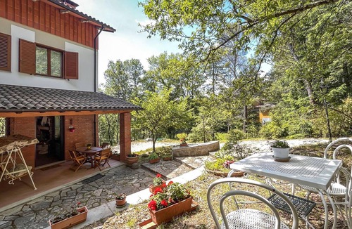 Scheggia House | Gorgeous home in Anghiari with WiFi