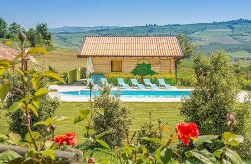 Fortunago House | Gorgeous home in Fortunago with sauna