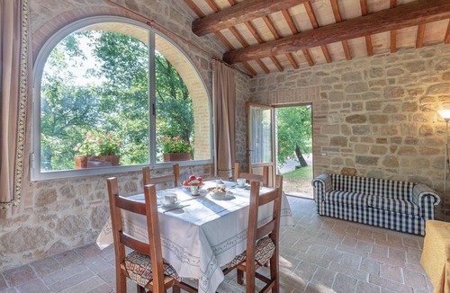 Valfabbrica House | Gorgeous home in Valfabbrica PG