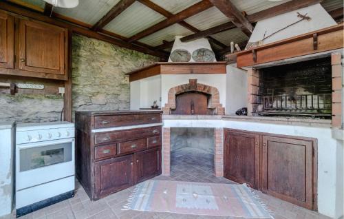 Testana House | Gorgeous Home In Testana
