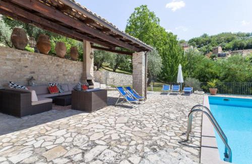 Ripabottoni House | Gorgeous Mansion in Ripabottoni with Swimming Pool