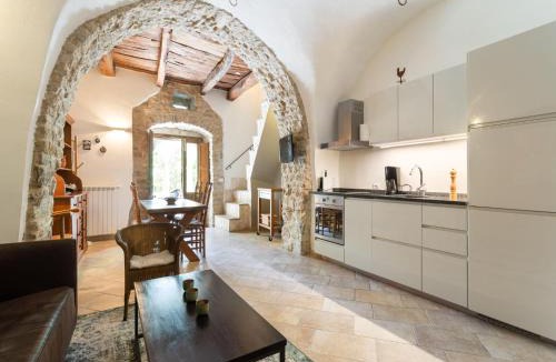 Ripabottoni House | Gorgeous Mansion in Ripabottoni with Swimming Pool