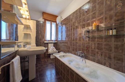 Porto San Giorgio Apartment | -Grande terrazza- WiFi AC 8 posti letto