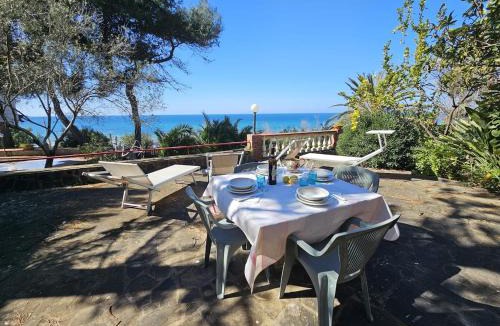 Castellabate Apartment | Grande Villa panoramica con accesso diretto alla spiaggia