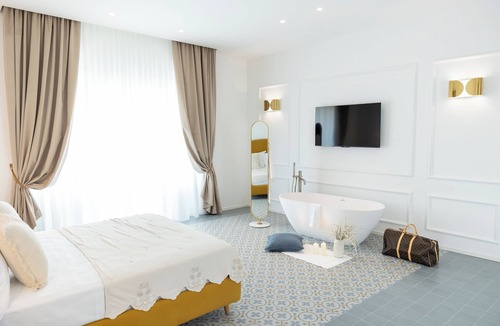Municipio 4 House | Granea: an urban refuge where History becomes Welcoming