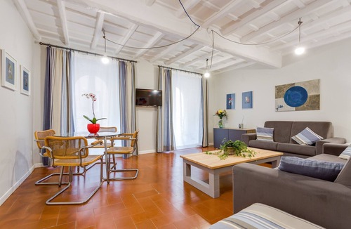 Trastevere Apartment | Grotta Pinta 1 | Apartment with a balcony in Campo de' Fiori!