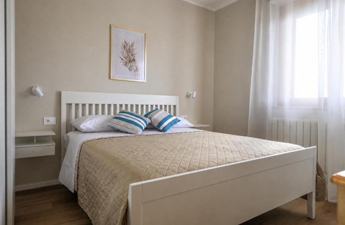 Orbetello Apartment | Guest House 36 private parking